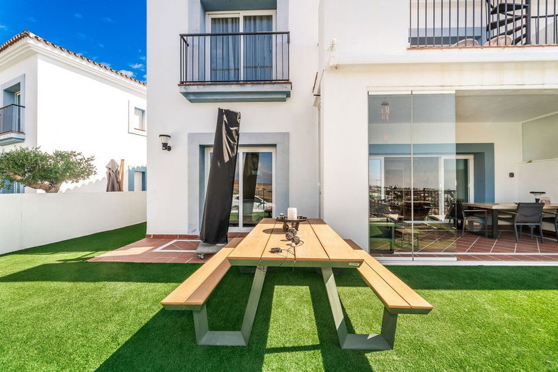 Ground Floor Apartment in El Paraiso, Costa del Sol – 3 beds – 599000 €