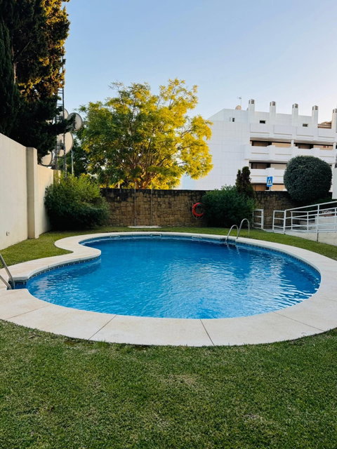 Middle Floor Apartment in Marbella, Costa del Sol – 2 beds – 1199000 € - photo 19 of 21