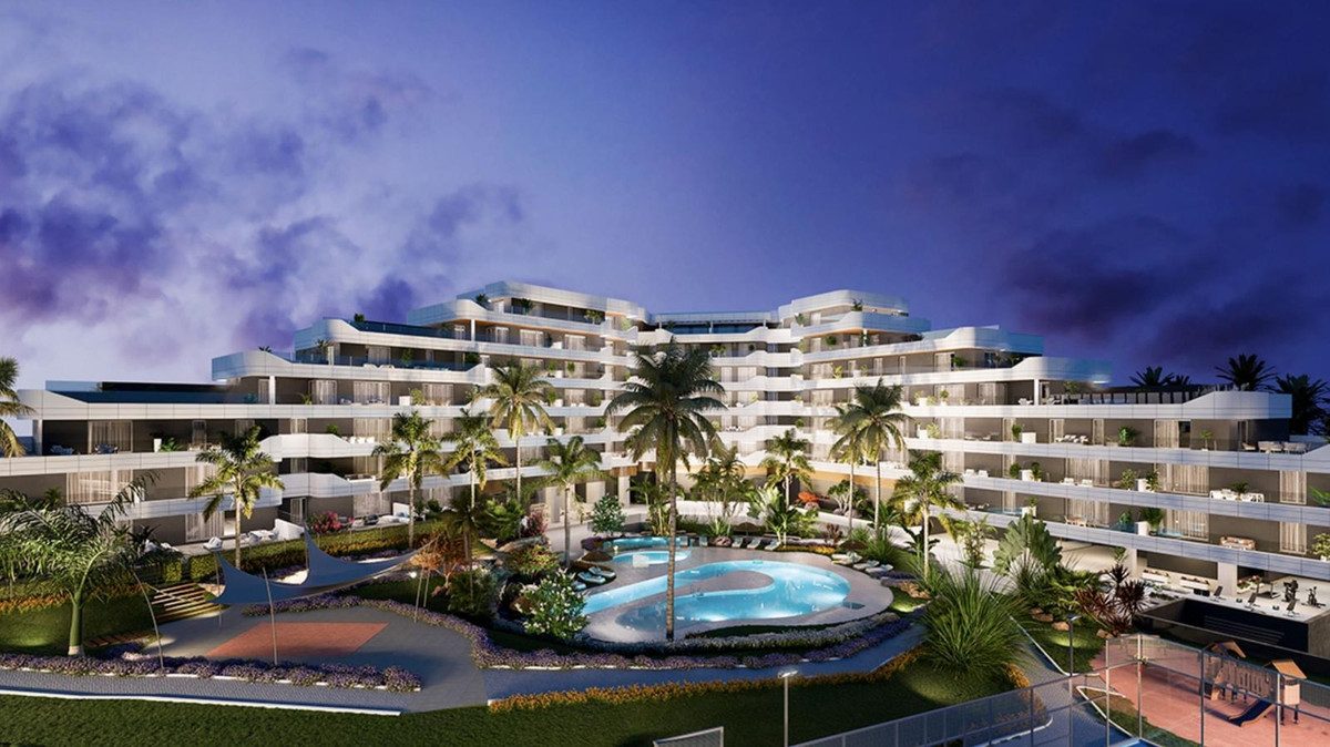 Middle Floor Apartment in Estepona, Costa del Sol – 2 beds – 595000 € - photo 1 of 20