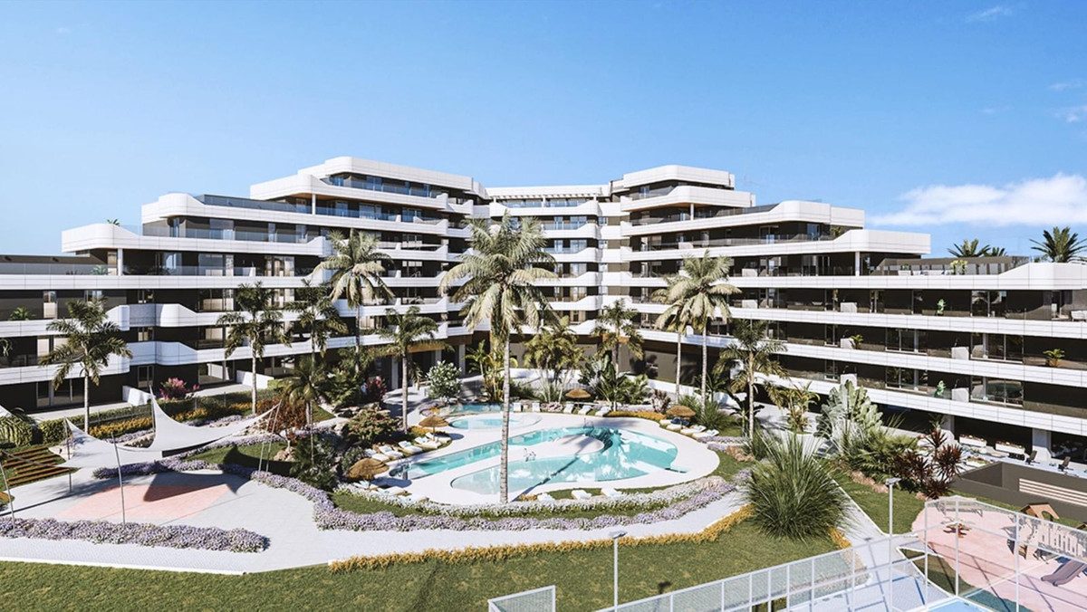 Middle Floor Apartment in Estepona, Costa del Sol – 2 beds – 595000 € - photo 2 of 20