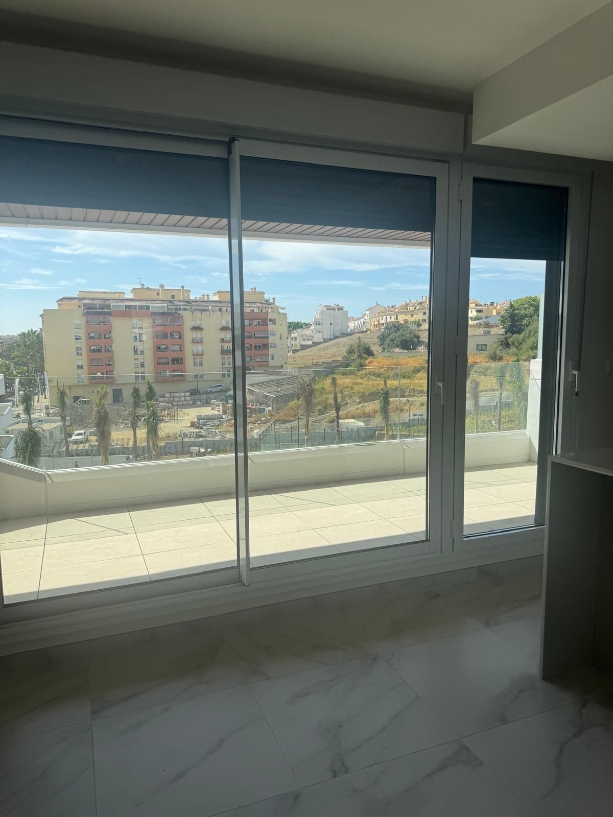 Middle Floor Apartment in Estepona, Costa del Sol – 2 beds – 595000 € - photo 13 of 20