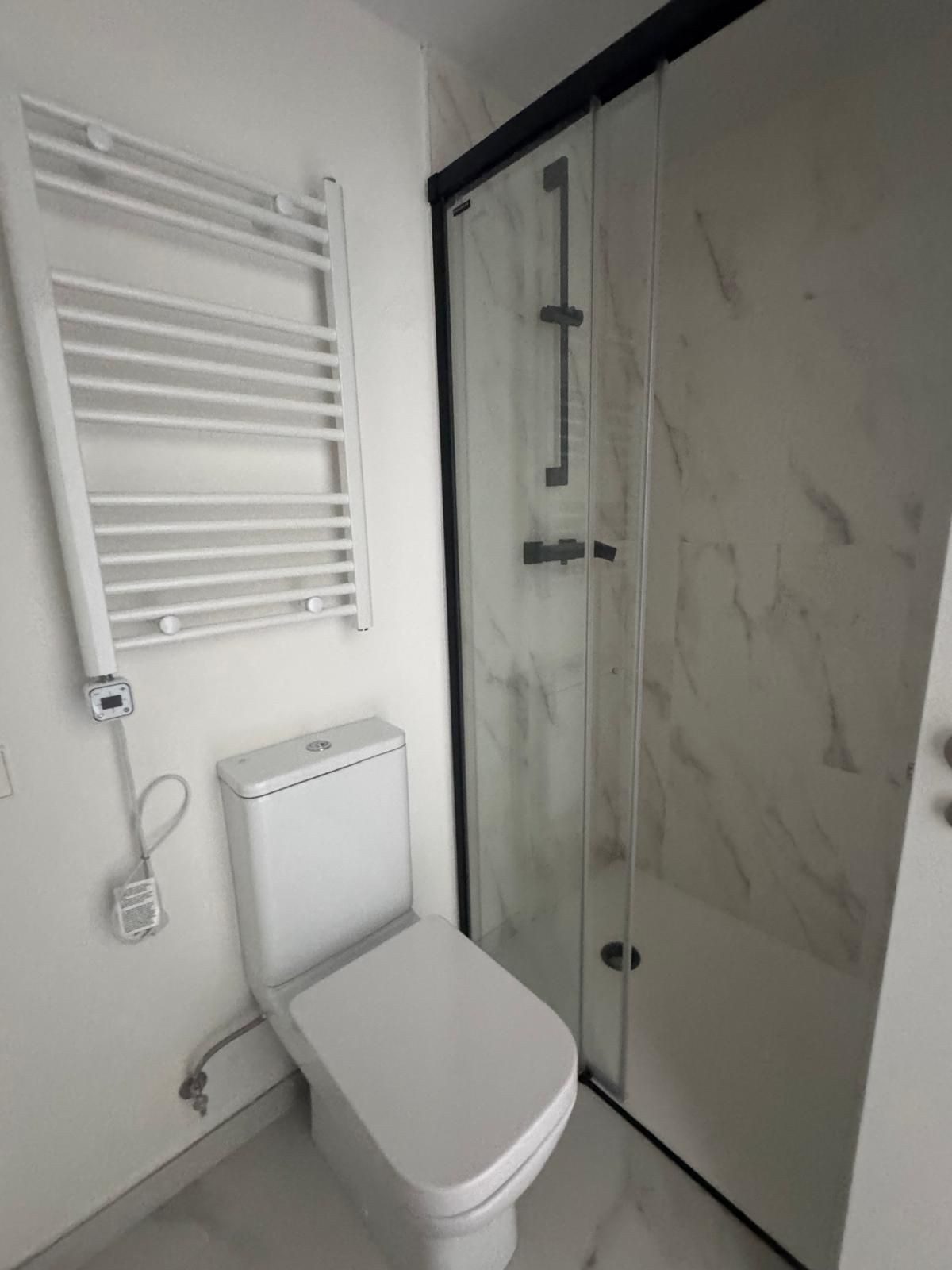 Middle Floor Apartment in Estepona, Costa del Sol – 2 beds – 595000 € - photo 19 of 20