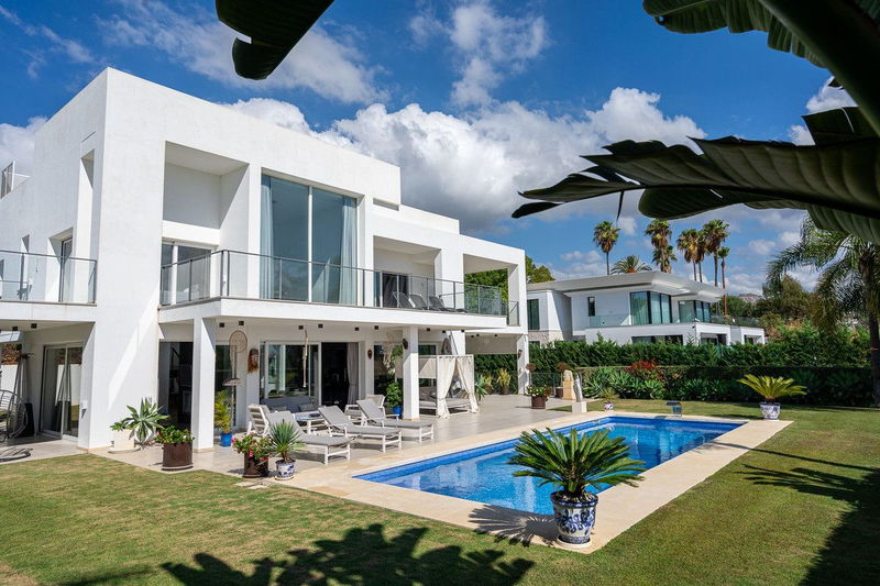 Detached Villa in Benahavís, Costa del Sol – 4 beds – 2500000 €