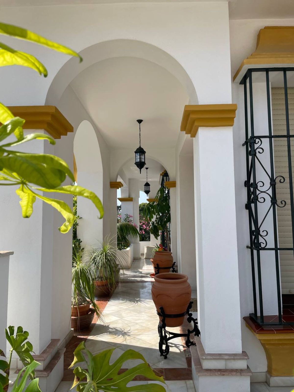 Detached Villa in Marbella, Costa del Sol – 4 beds – 1650000 € - photo 5 of 22
