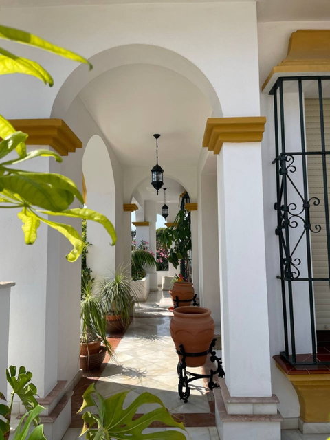Detached Villa in Marbella, Costa del Sol – 4 beds – 1650000 € - photo 5 of 22
