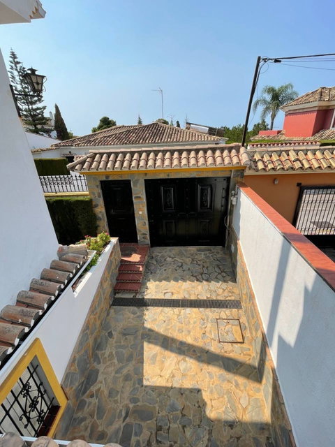Detached Villa in Marbella, Costa del Sol – 4 beds – 1650000 € - photo 8 of 22