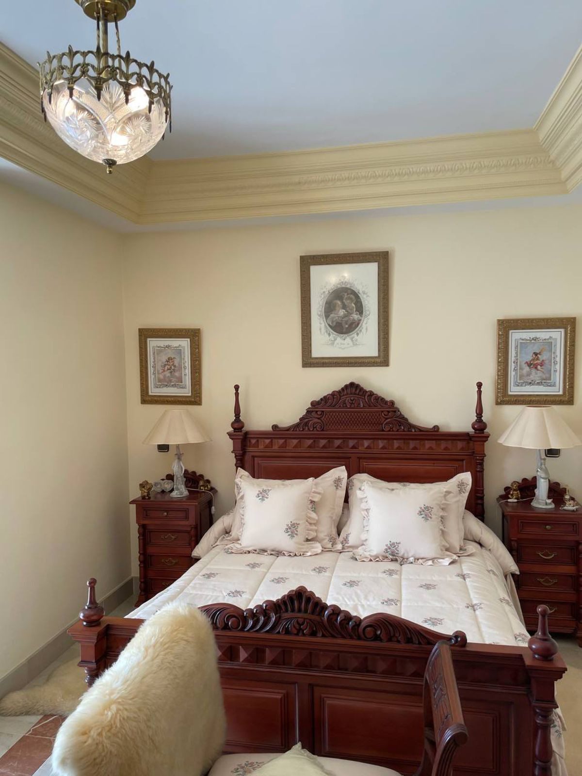Detached Villa in Marbella, Costa del Sol – 4 beds – 1650000 € - photo 14 of 22