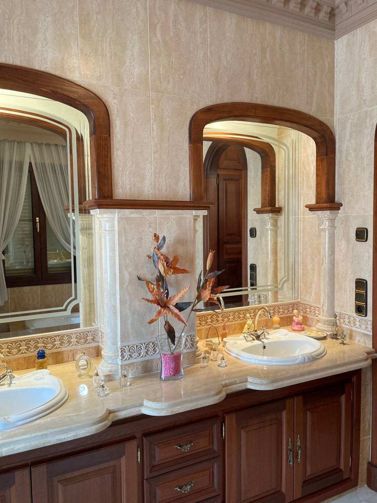 Detached Villa in Marbella, Costa del Sol – 4 beds – 1650000 € - photo 16 of 22
