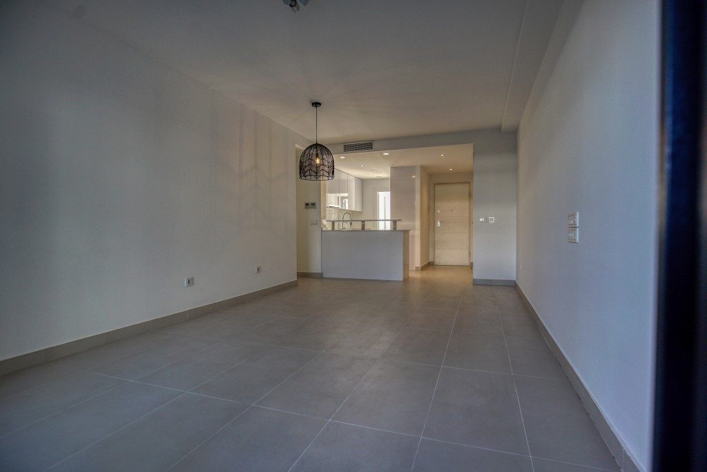 Ground Floor Apartment in Estepona, Costa del Sol – 2 beds – 550000 € - photo 7 of 15