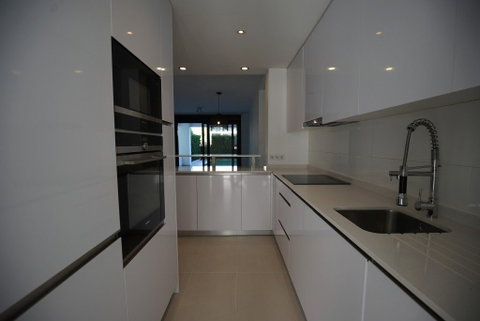 Ground Floor Apartment in Estepona, Costa del Sol – 2 beds – 550000 € - photo 8 of 15