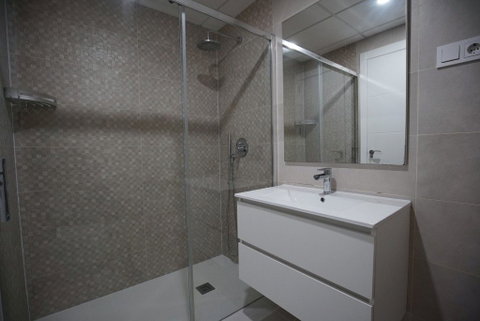 Ground Floor Apartment in Estepona, Costa del Sol – 2 beds – 550000 € - photo 10 of 15