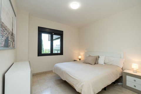 Middle Floor Apartment in Málaga, Costa del Sol – 2 beds – 465000 € - photo 3 of 33
