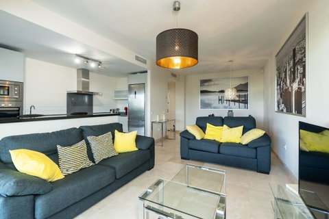 Middle Floor Apartment in Málaga, Costa del Sol – 2 beds – 465000 € - photo 7 of 33