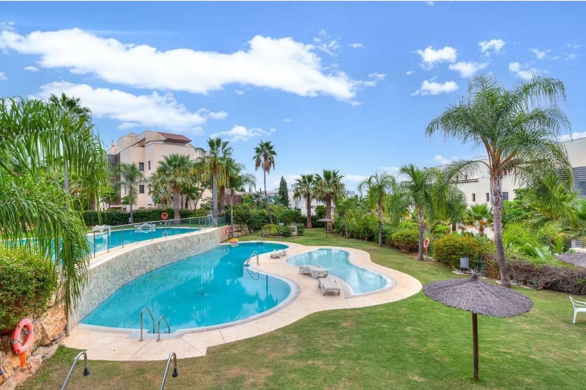Middle Floor Apartment in Málaga, Costa del Sol – 2 beds – 465000 € - photo 23 of 33
