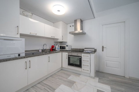 Middle Floor Apartment in Torremolinos, Costa del Sol – 2 beds – 575000 € - photo 6 of 17