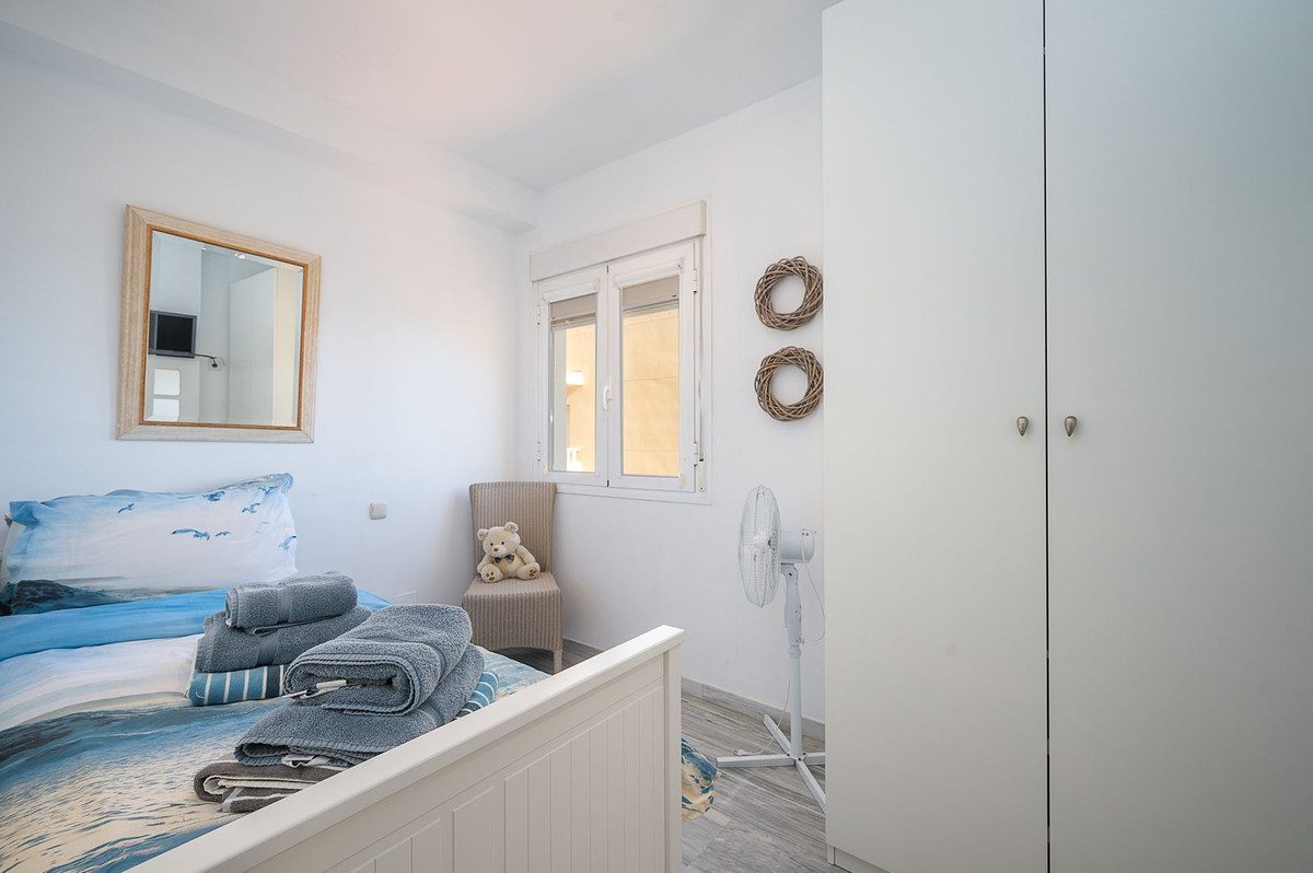 Middle Floor Apartment in Torremolinos, Costa del Sol – 2 beds – 575000 € - photo 10 of 17
