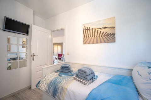 Middle Floor Apartment in Torremolinos, Costa del Sol – 2 beds – 575000 € - photo 11 of 17