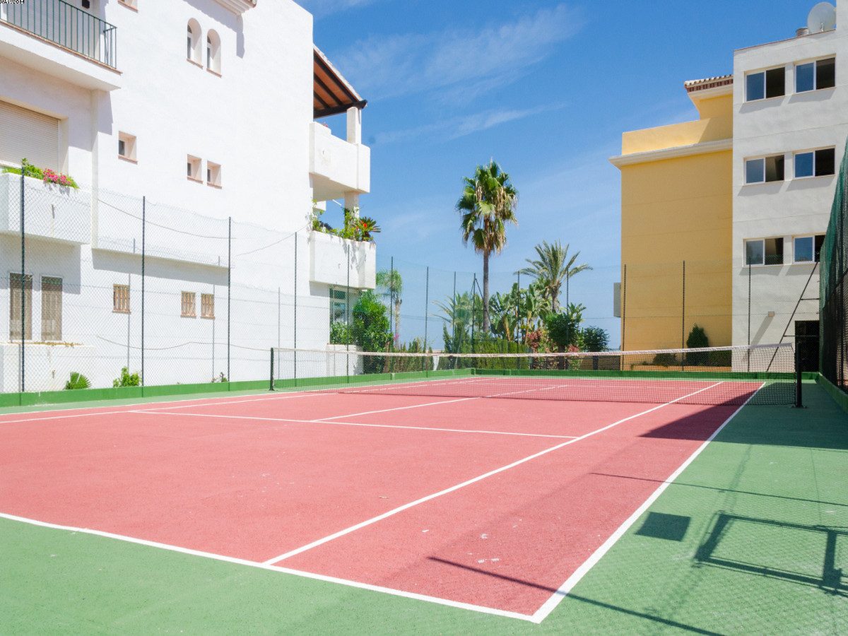 Middle Floor Apartment in Torremolinos, Costa del Sol – 2 beds – 575000 € - photo 15 of 17