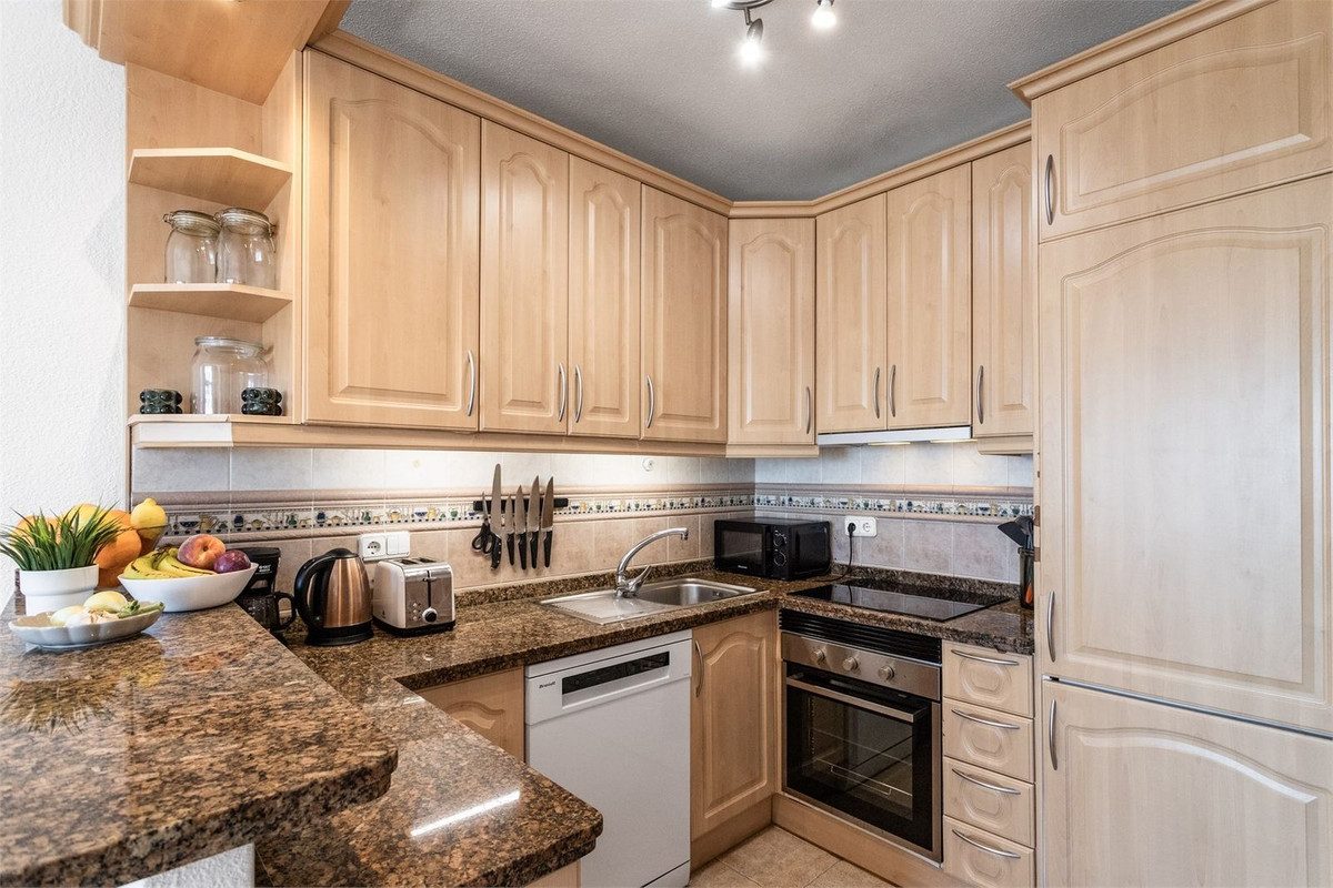 Ground Floor Apartment in Torremolinos, Costa del Sol – 2 beds – 299000 € - photo 11 of 29