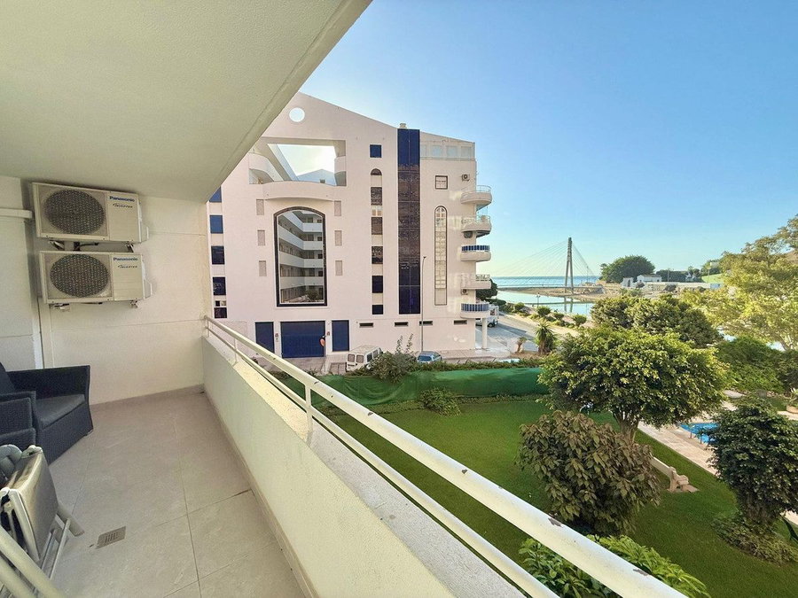 Middle Floor Apartment in Fuengirola, Costa del Sol – 2 beds – 449000 € - photo 1 of 22