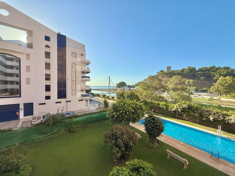 Middle Floor Apartment in Fuengirola, Costa del Sol – 2 beds – 449000 € - photo 2 of 22
