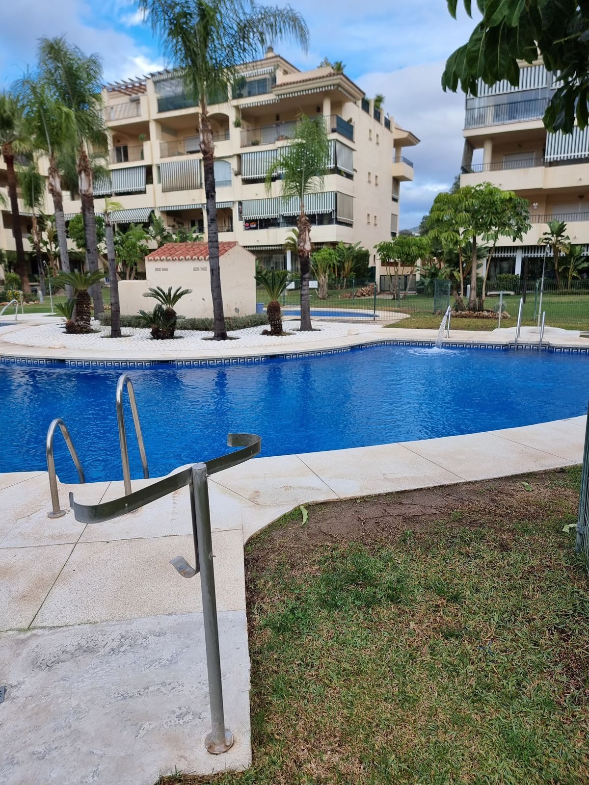 Middle Floor Apartment in Mijas, Costa del Sol – 2 beds – 320000 € - photo 1 of 27