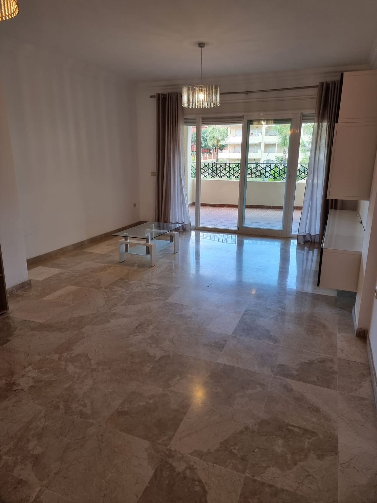 Middle Floor Apartment in Mijas, Costa del Sol – 2 beds – 320000 € - photo 5 of 27