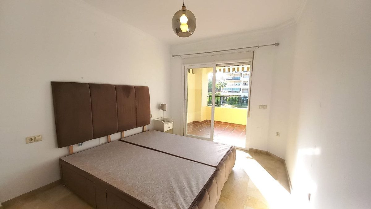 Middle Floor Apartment in Mijas, Costa del Sol – 2 beds – 320000 € - photo 12 of 27