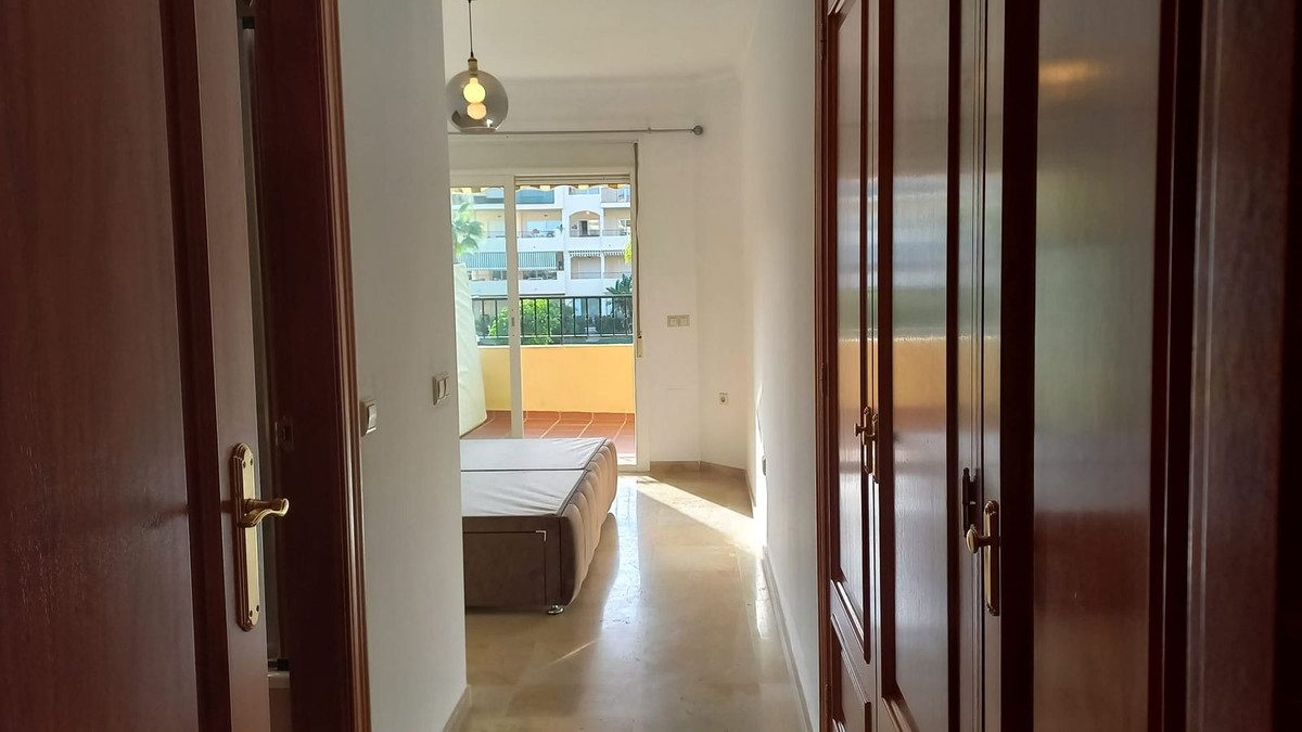 Middle Floor Apartment in Mijas, Costa del Sol – 2 beds – 320000 € - photo 16 of 27