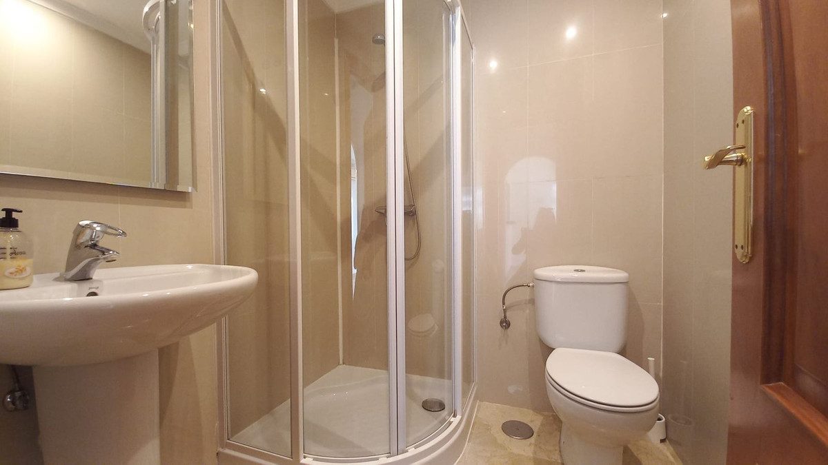 Middle Floor Apartment in Mijas, Costa del Sol – 2 beds – 320000 € - photo 17 of 27