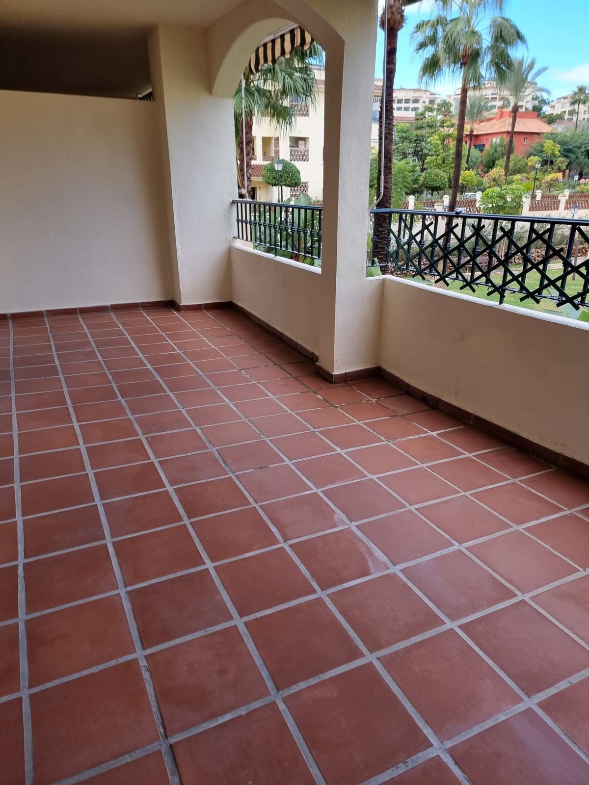 Middle Floor Apartment in Mijas, Costa del Sol – 2 beds – 320000 € - photo 21 of 27