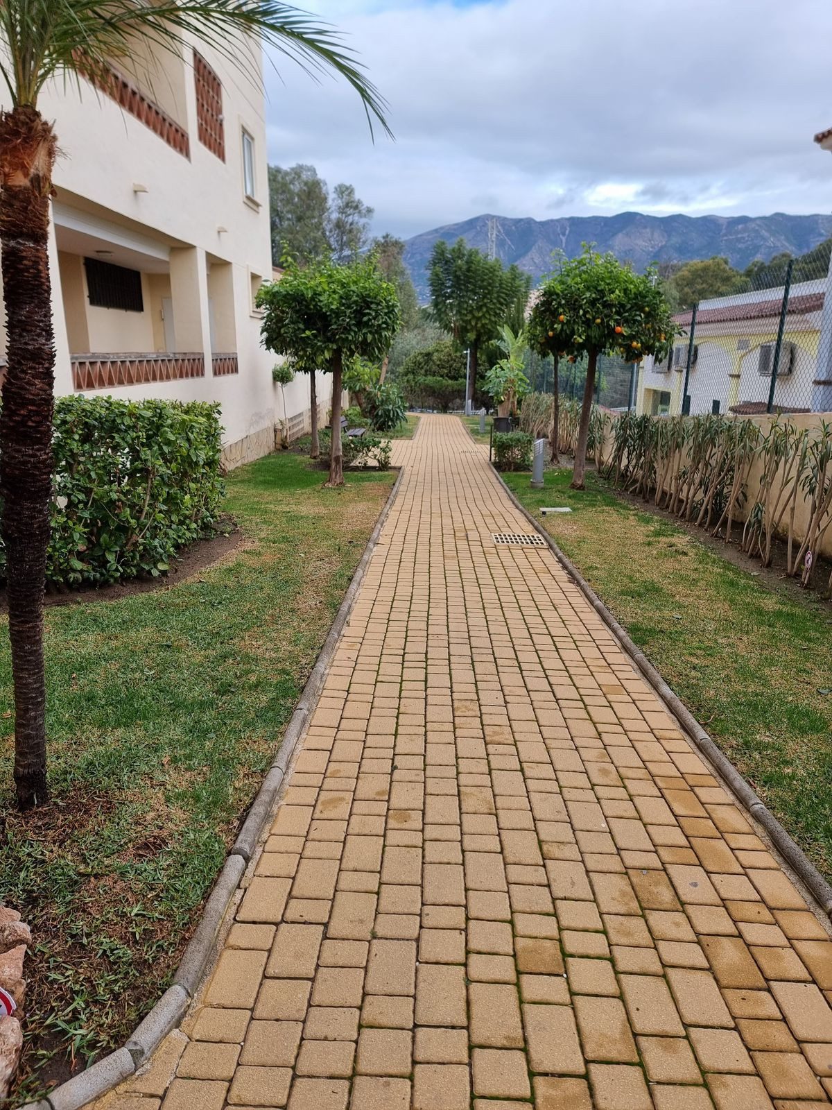 Middle Floor Apartment in Mijas, Costa del Sol – 2 beds – 320000 € - photo 24 of 27