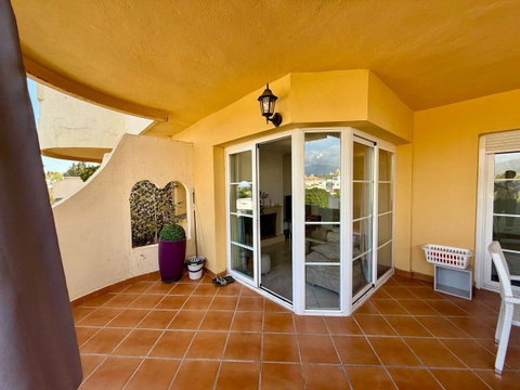 Middle Floor Apartment in Marbella, Costa del Sol – 2 beds – 400000 € - photo 3 of 27