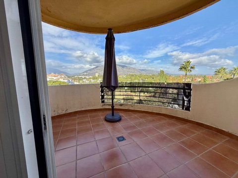 Middle Floor Apartment in Marbella, Costa del Sol – 2 beds – 400000 € - photo 8 of 27