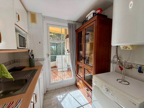 Middle Floor Apartment in Marbella, Costa del Sol – 2 beds – 400000 € - photo 11 of 27