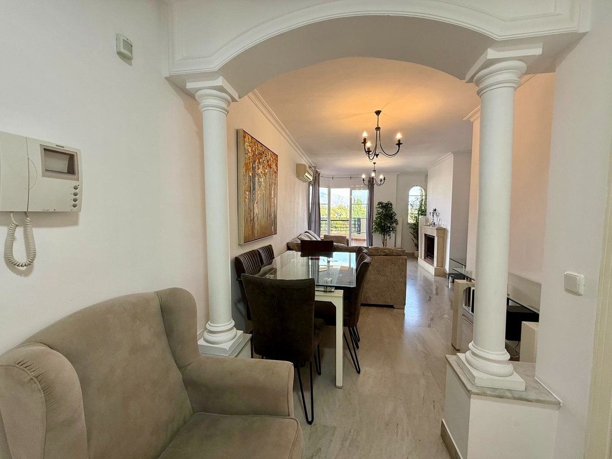 Middle Floor Apartment in Marbella, Costa del Sol – 2 beds – 400000 € - photo 12 of 27