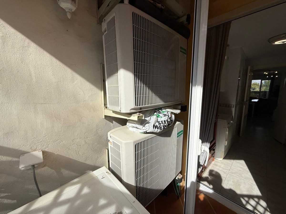 Middle Floor Apartment in Marbella, Costa del Sol – 2 beds – 400000 € - photo 15 of 27