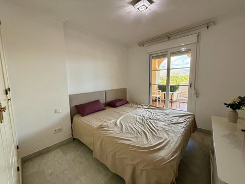 Middle Floor Apartment in Marbella, Costa del Sol – 2 beds – 400000 € - photo 25 of 27