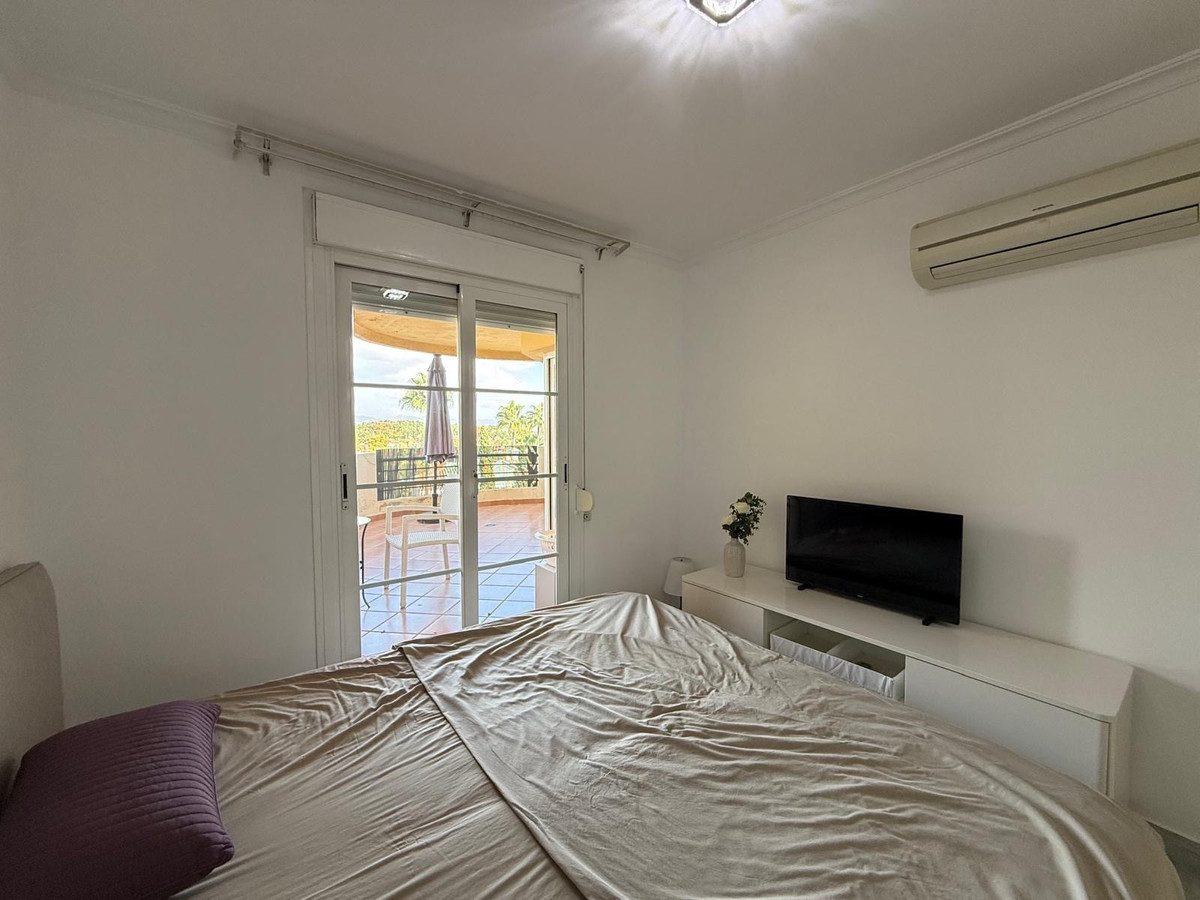 Middle Floor Apartment in Marbella, Costa del Sol – 2 beds – 400000 € - photo 26 of 27