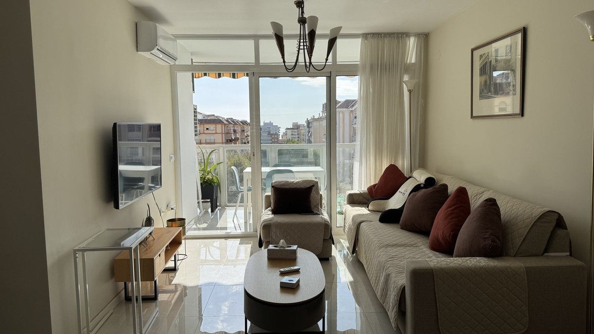 Middle Floor Apartment in Torremolinos, Costa del Sol – 3 beds – 420000 € - photo 5 of 28