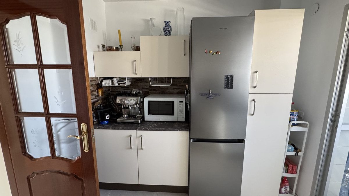 Middle Floor Apartment in Torremolinos, Costa del Sol – 3 beds – 420000 € - photo 8 of 28