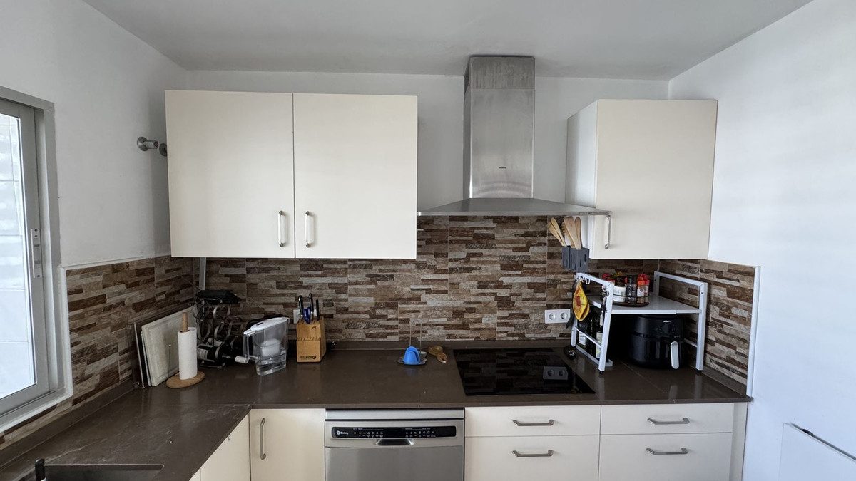 Middle Floor Apartment in Torremolinos, Costa del Sol – 3 beds – 420000 € - photo 9 of 28