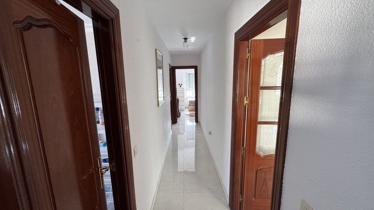 Middle Floor Apartment in Torremolinos, Costa del Sol – 3 beds – 420000 € - photo 12 of 28