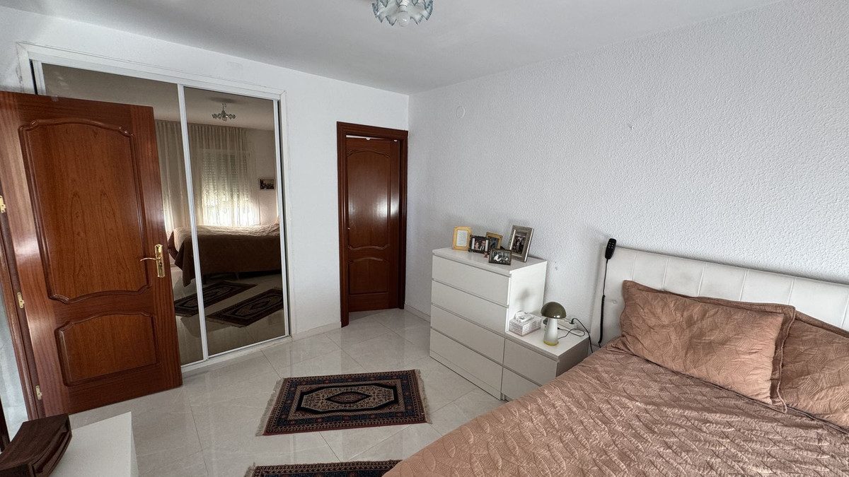 Middle Floor Apartment in Torremolinos, Costa del Sol – 3 beds – 420000 € - photo 18 of 28