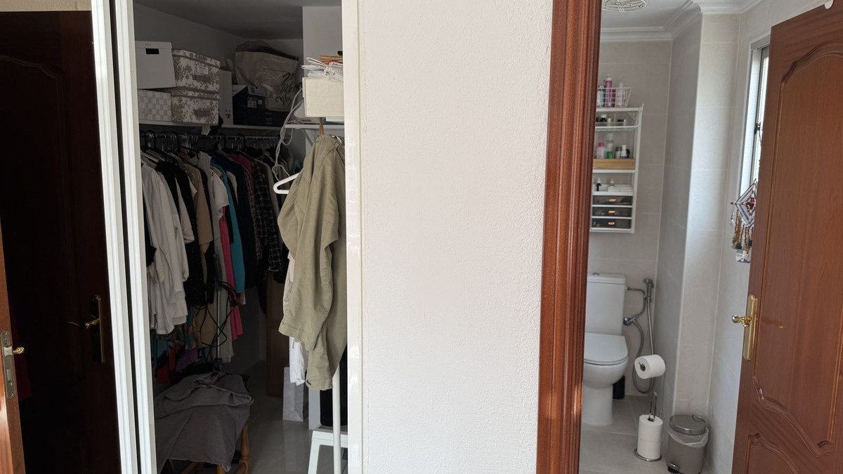 Middle Floor Apartment in Torremolinos, Costa del Sol – 3 beds – 420000 € - photo 23 of 28