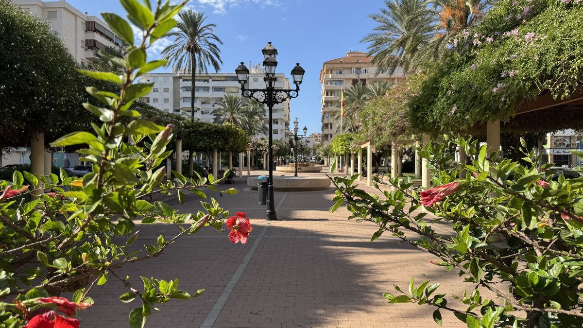 Middle Floor Apartment in Torremolinos, Costa del Sol – 3 beds – 420000 € - photo 26 of 28