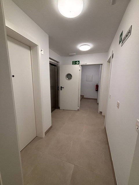 Middle Floor Apartment in Estepona, Costa del Sol – 2 beds – 450000 € - photo 5 of 21