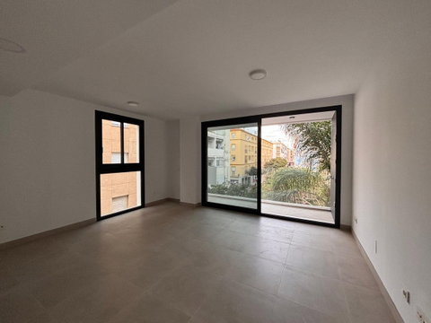 Middle Floor Apartment in Estepona, Costa del Sol – 2 beds – 450000 € - photo 7 of 21