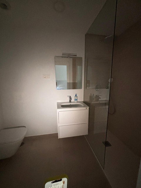 Middle Floor Apartment in Estepona, Costa del Sol – 2 beds – 450000 € - photo 12 of 21