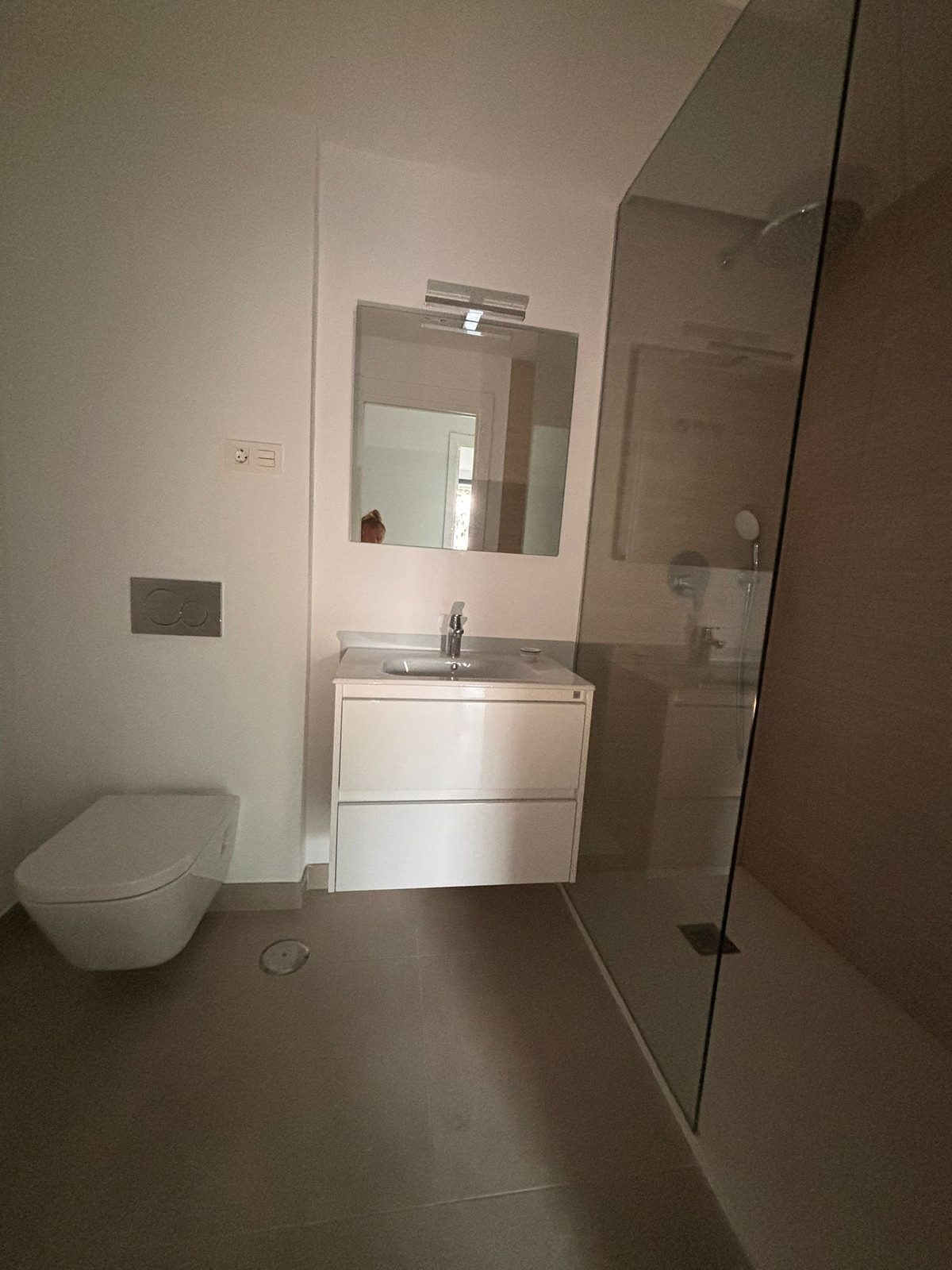 Middle Floor Apartment in Estepona, Costa del Sol – 2 beds – 450000 € - photo 17 of 21